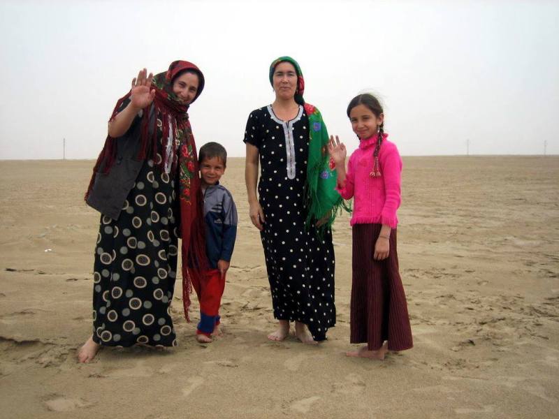 Garagum Çölinden Hemme Dünýädaky Türkmenlere Salam Bolsun